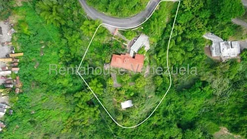 Se Vende Como Terreno, Zonificacion Ndr Muy Cerca De Santa Inés Y Las Nayas. Belkis 26-2159