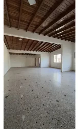 Alquiler De Local Comercial U Oficinas Sector Centro Ve24-070sc-rgon