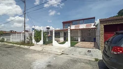 Casa Amplia Cómoda Terreno Para La Venta En Turmero 25-14714 Gbf