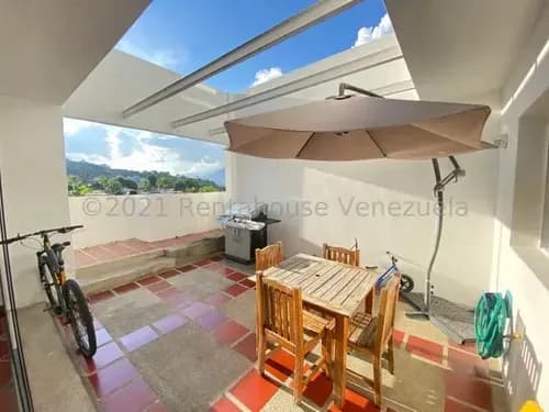 Hermosa Casa Con Gran Iluminacion Y Remodelada Colinas De La California 22-6098 - Jca