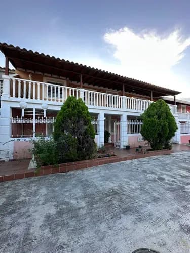 Casa De 3 Pisos En Vista Linda Charallave