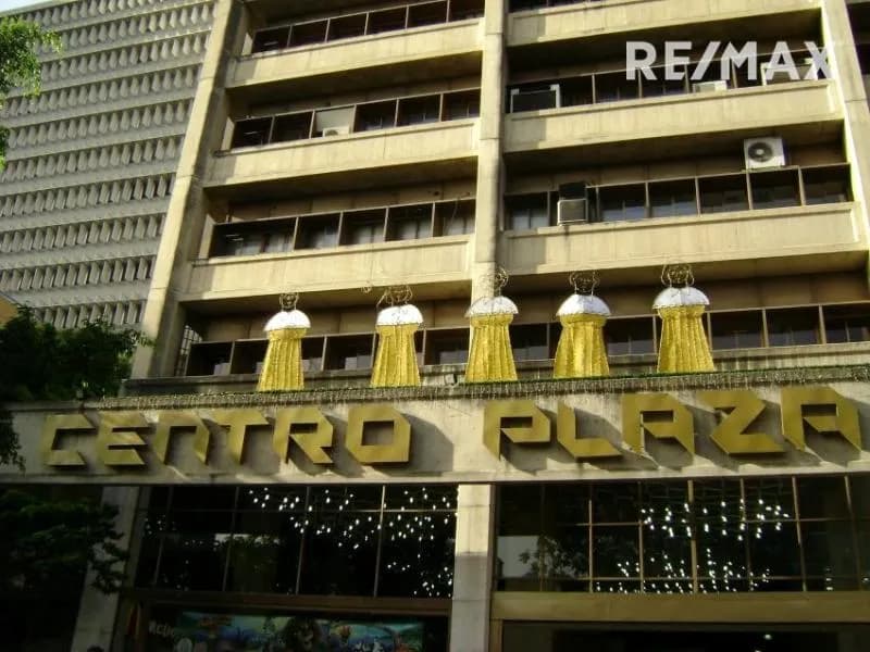 OFICINA 150M2 CENTRO PLAZA TORRE C AMOBLADA