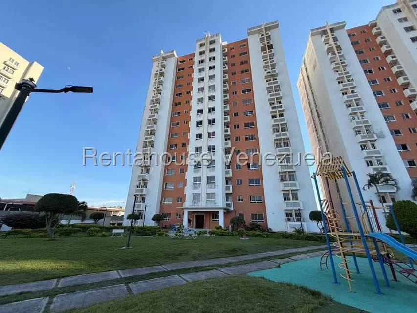 Apartamento (1 Nivel) en Alquiler en Zona Este, Lara