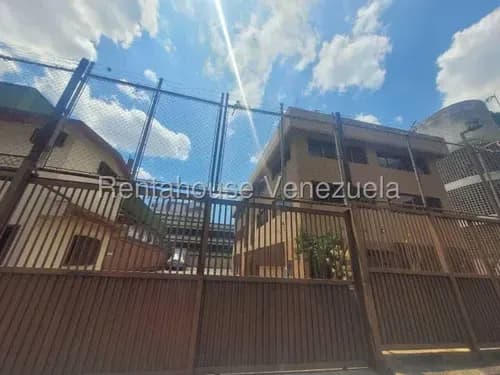 En Alquiler Edificio En Zona Industrial La Urbina., Codg Mas 26-18070