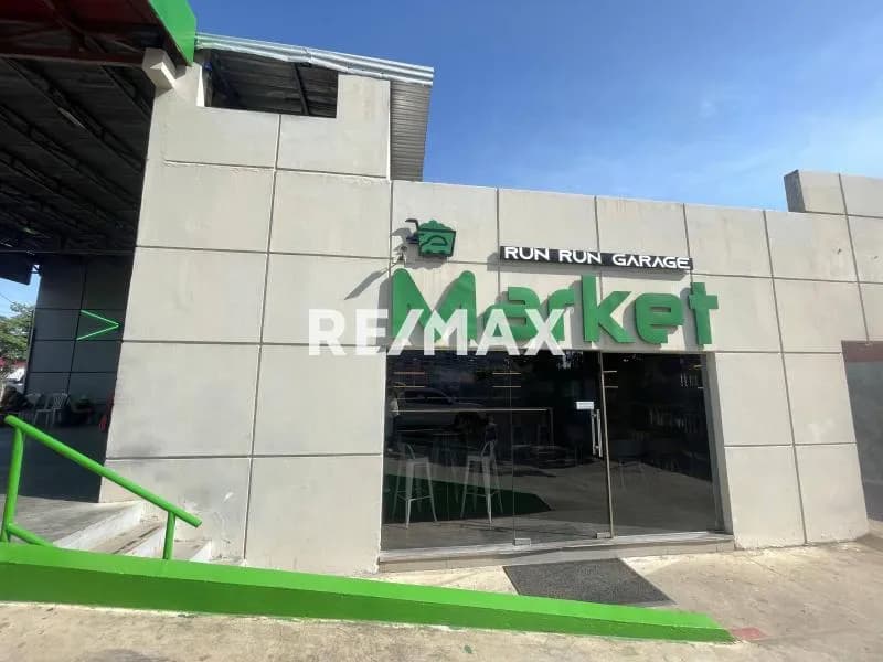 Local Comercial Ubicado En La Avenida Fuerzas Armadas
