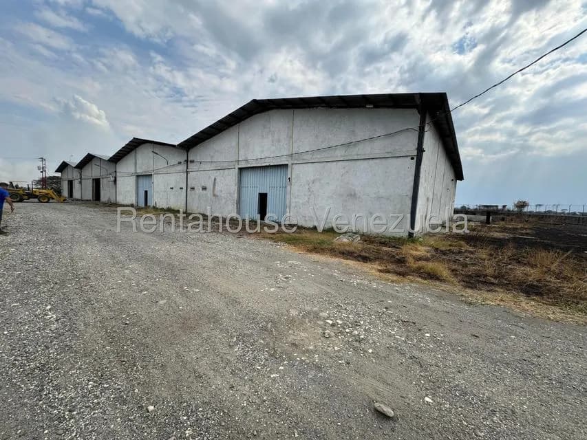 Comercial (Galpon - Deposito) en Alquiler en Miraflores, Portuguesa