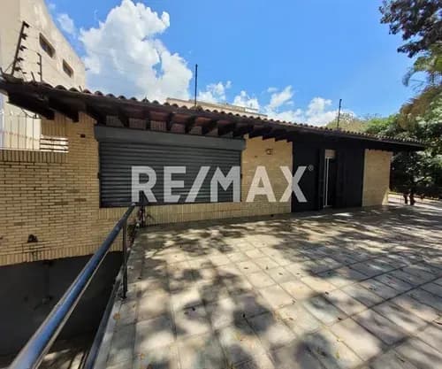 En Alquiler Casa Comercial La Urbina