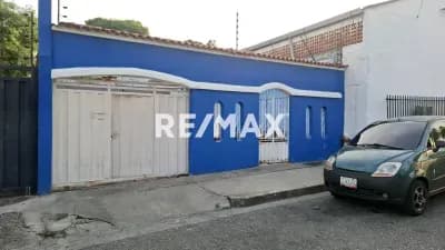 En venta propiedad con alto potencial comercial ubicada en la av. 25 entre calle 2 y 3
