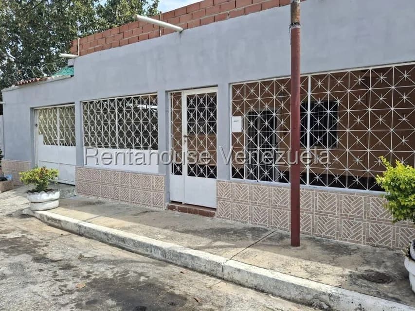 Casa (1 Nivel) en Venta en Zona Este, Lara