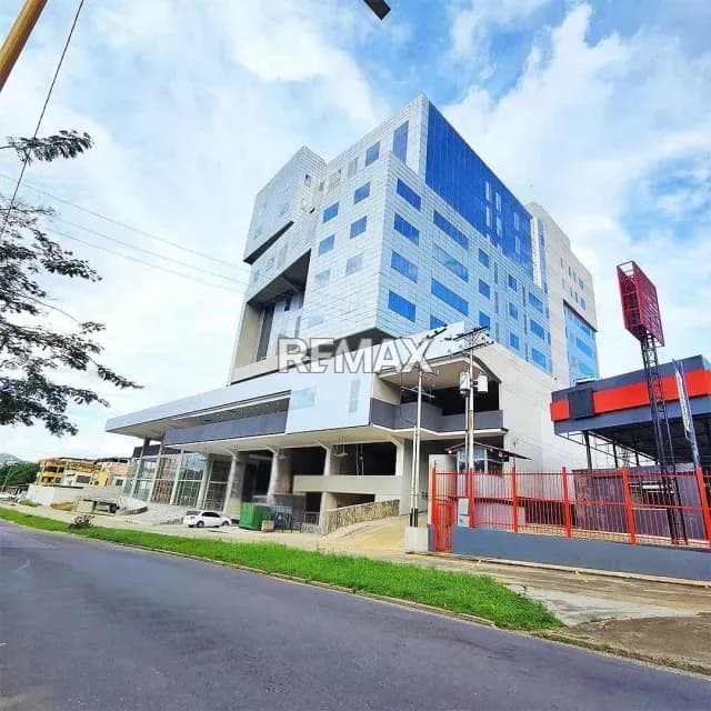 En venta Oficina en Obra Gris en C.E. Kavak Av Cuatricentenaria
