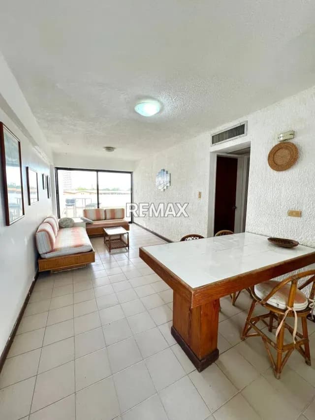 APARTAMENTO EN VENTA EN LA AV. TERRANOVA, PORLAMAR, ISLA DE MARGARITA.