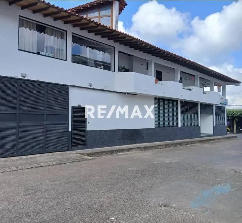 EN VENTA CASA COMERCIAL UBICADA EN LA FRIA CASCO CENTRAL