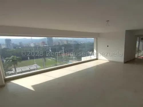 Hermoso Y Luminoso Apartamento Con Una Ubicación Extraordinaria, Amplios Espacios Hermosa Vista Panorámica De La Ciudad, Terraza, En Obra Blanca Listo Para Que Diseñes El Hogar De Tus Sueños