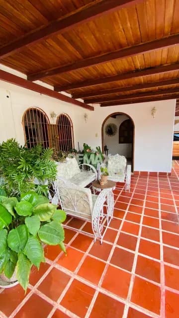 VENDO CASA AL ESTE DE BARQUISIMETO
