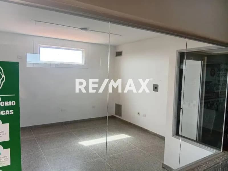 LOCAL EN VENTA NRO 2 C.C JAVIKELL ALTOS DEL SOL AMADO