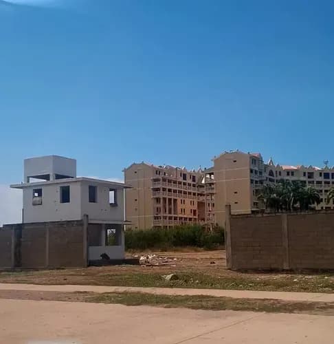 En Venta Terreno Zonificación Rt.lecheria. Yl