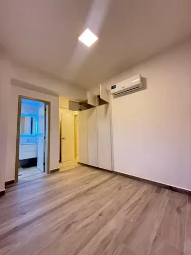 En Alquiler Exclusivo Y Lujoso Apartamento Totalmente Amoblado Con Blindaje 100% (planta Y Pozo) Residencias Cronus Country Club, Urbanización El Parral
