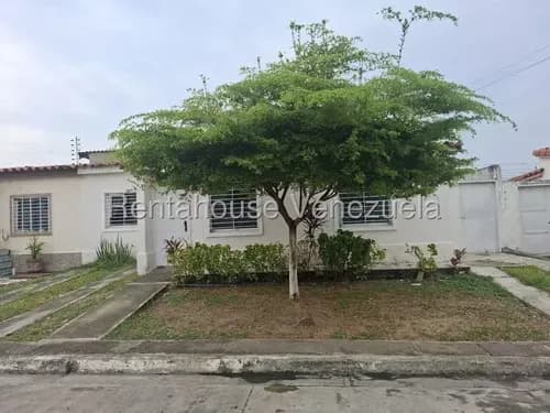 /maria Elena Oropeza / Vende Casa 200 M2 / Conjunto Residencial Privilegiado / Con Ampliación Y Remodelaciones Modernas / A 5 Minutos Del Este De Barquisimeto / En Villas De Yara, Lara#26-18679//