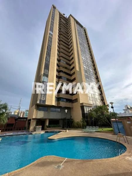 Apartamento en Venta Edif. Alcazaba Sector La Lago