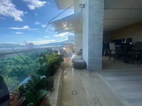 Angie Vivas Vende Espectacular Penthouse Dúplex En Residencias Guataparo Lake, Ubicado En La Zona Más Exclusiva