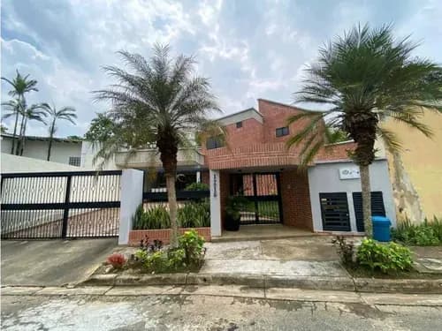 En Venta Casa En Altos De Guataparo, Valencia