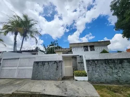 Casa En Venta Colinas De Los Ruices 26-13000 Mvg En Calle Cerrada Con Vigilancia