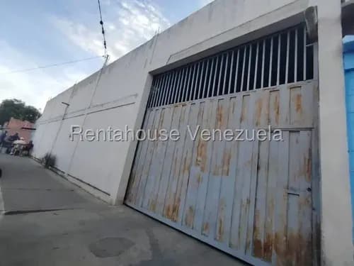 Gisselle Lobo Tiene En Alquiler Sensacional Galpon Ubicado Al Oeste De La Ciudad De Barquisimeto Dispone De 428m2 Con Luz Trifasica Con Area De Oficina Contactame 2 5 2 3 1 9 4