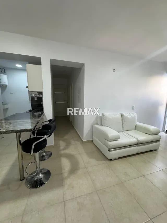 Apartamento en alquiler en centro este con planta eléctrica