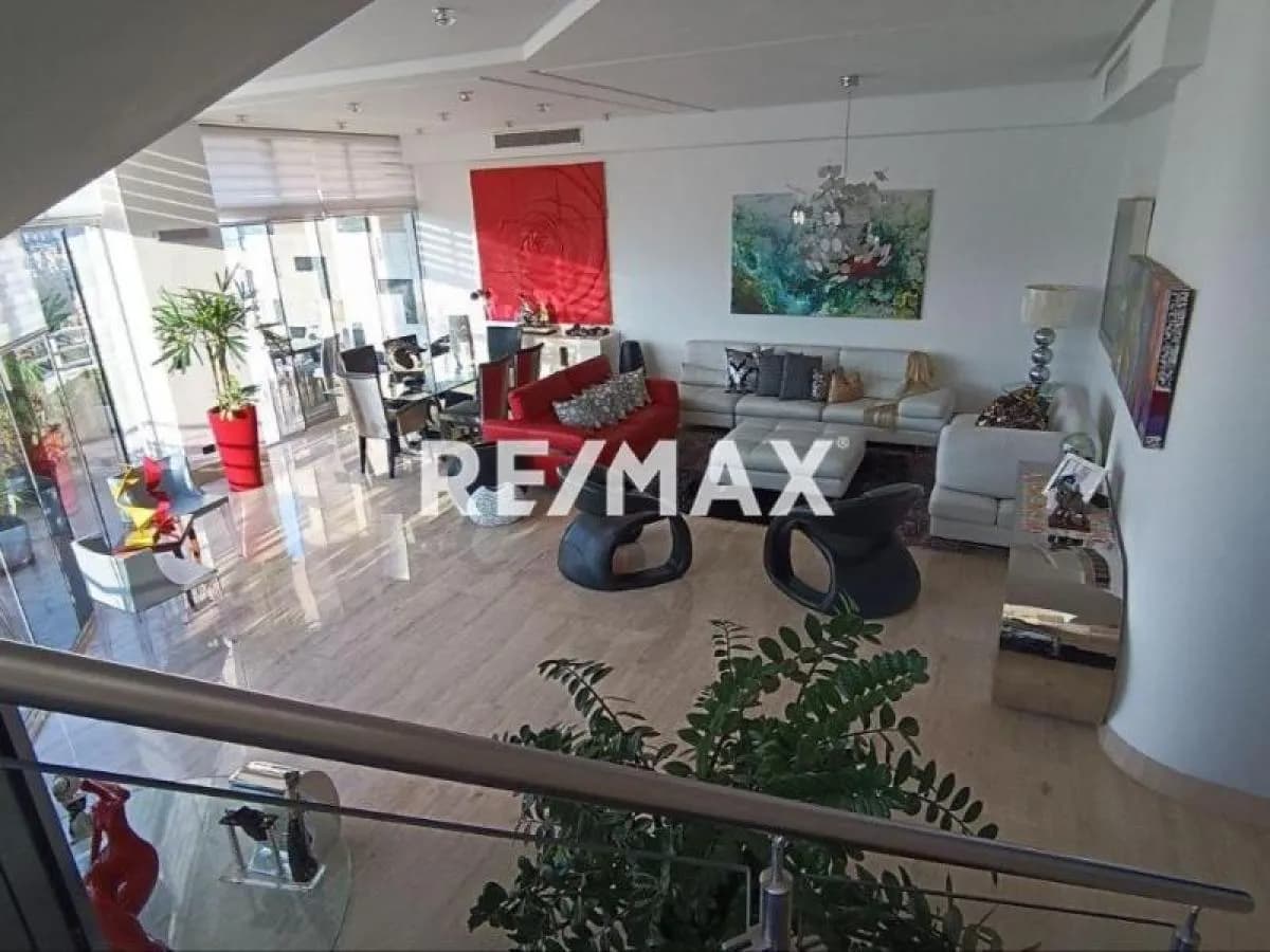 ALQUILER ESPECTACULAR PENT HOUSE . 3 NIVELES, 800m2 urbanización el Bosque