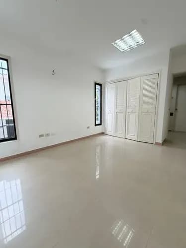 Alquiler Consultorio Oficina Trigal Frente Patio Trigal 16m2 (solo Clientes)