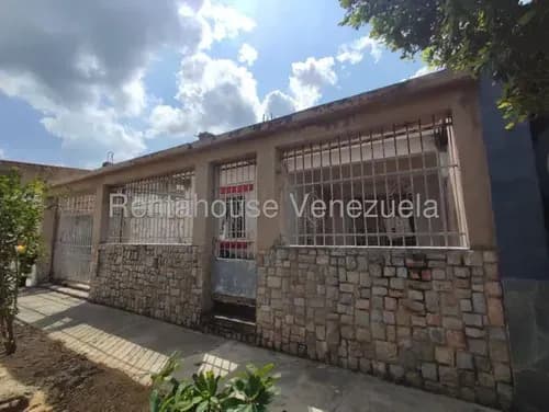 Rosa Espinoza Vende Casa Ubicada En Naguanagua, Las Quintas, De 1 Nivel Con 90.60 Mts2 Ya Ampliada, 26-14690 Mar23