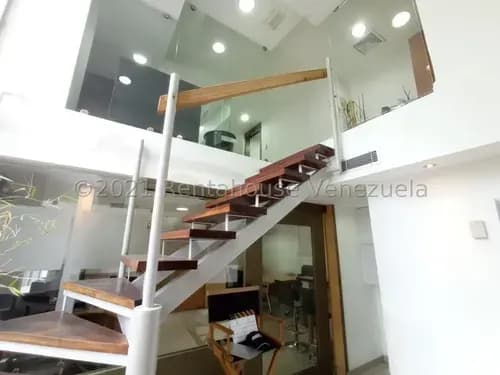 Buscas Desarrollar Tu Negocio En Una De Las Torres Corporativas Mas Importantes De La Ciudad, Tenemos Para Ti Oficina Totalmente Remodelada Aprovechando Sus Espacios En 2 Niveles