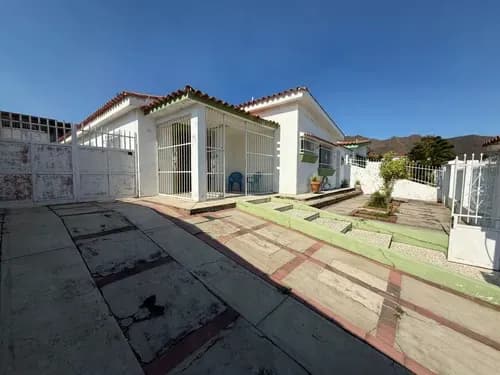Annic Coronado Vende Casa En Trigal Norte Valencia Conjunto Cerrado Con Vigilancia Y Pozo