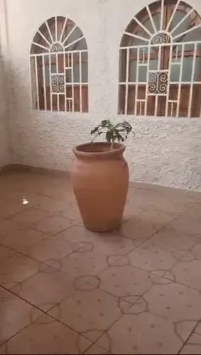 En Venta: Amplia Casa De 2 Niveles En Pasaje Privado Altagracia (av. Fuerzas Armadas)(jll)