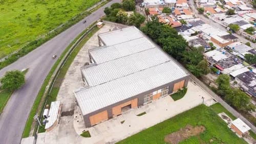 Kyr Vende Complejo Industrial De Galpones Y Oficina En Zona Industrial El Recreo, Valencia, Carabobo, Venezuela.(frred)
