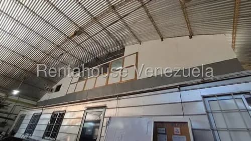Maritza Lucena Alquila Amplio Galpón En Avenida Florencio Jiménez De Barquisimeto. Cód. 25-16396