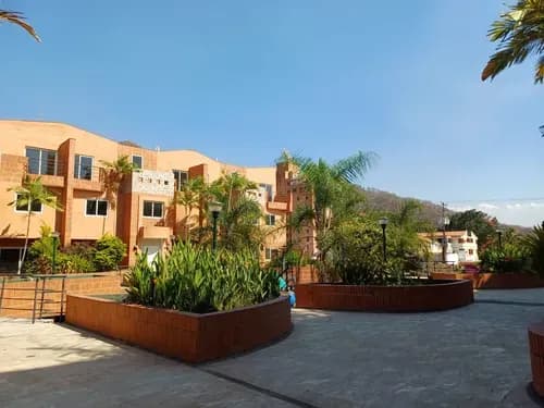 Townhouse En Venta En Residencias Villa Amalfi Trigal Norte Valencia Planta 100% Pozo De Agua Yd