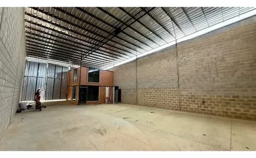 Excelente Galpón Industrial En Zona Estratégica Tcl G 9896135