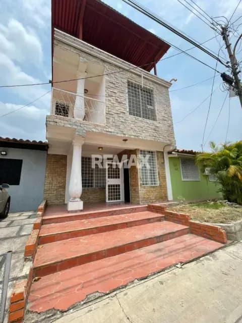 VENTA DE CASA EN LA URBANIZACION TIERRA DEL SOL, CABUDARE, EDO LARA