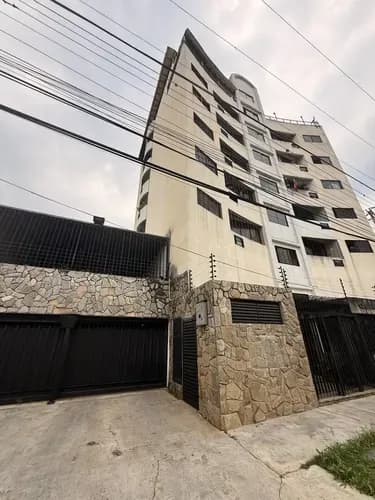 Penthouse En Venta En Urb. Campo Alegre En Valencia 290 Mts2 F. R