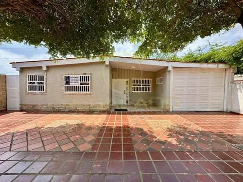 Ecv-1909 Zona Sur Casa Urbanización Altos De Maracaibo Via Al Aeropuerto