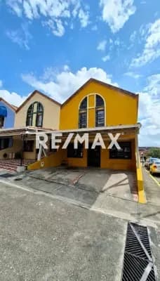 SE VENDE CASA EN URB BAJUMBAL , BARRIO SUCRE