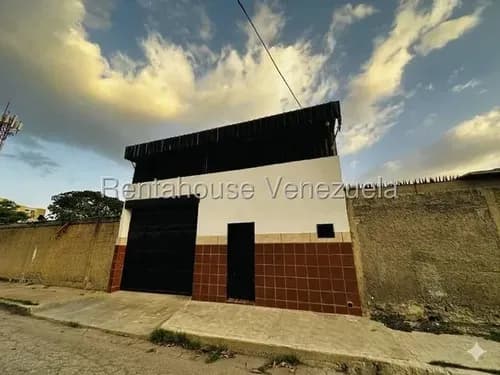 Cf Galpón Con Buena Distribución En Alquiler En Urb. Piñonal, Maracay!! Listing 26-21404