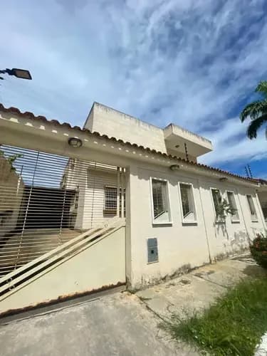 Angelica Rivas Vende Casa, Urbanización Los Nísperos, Valencia Vzla