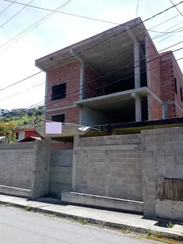 Best House Vende Conjunto De Town House Colinas De Carrizal