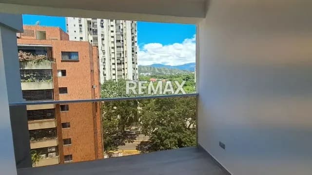 Venta de Apartamento en el Edificio Mandarin Urb Valles de camoruco