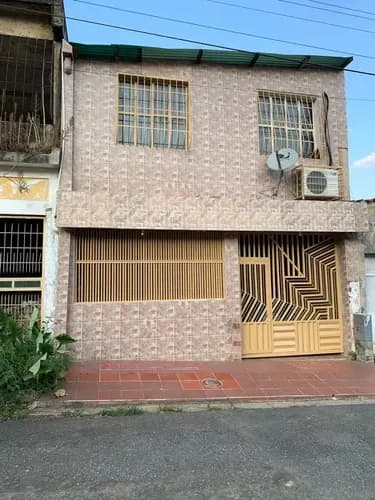 Casa En Venta En La Esmeralda San Diego Con Potencial Comercial En San Diego Plc1043 Vende Dayanna Vasquez