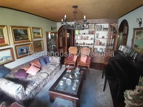 Amplio Apartamento En Venta En La Urbina, Excelente Calle Y Edificio Mantenido 26-19735 Hgk