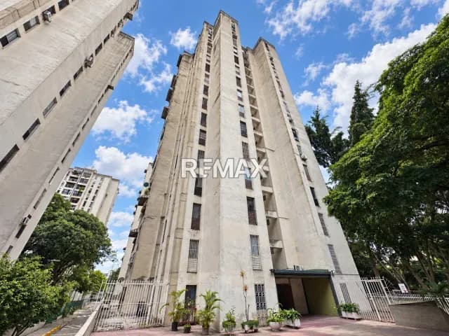 Apartamento en venta con gran potencial de remodelación en El Bosque, Chacao