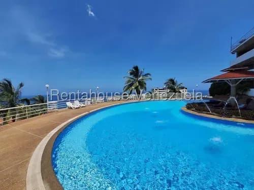 Bello Apartamento De Playa En La Llanada, La Guaira Cod 26-7533 Rp